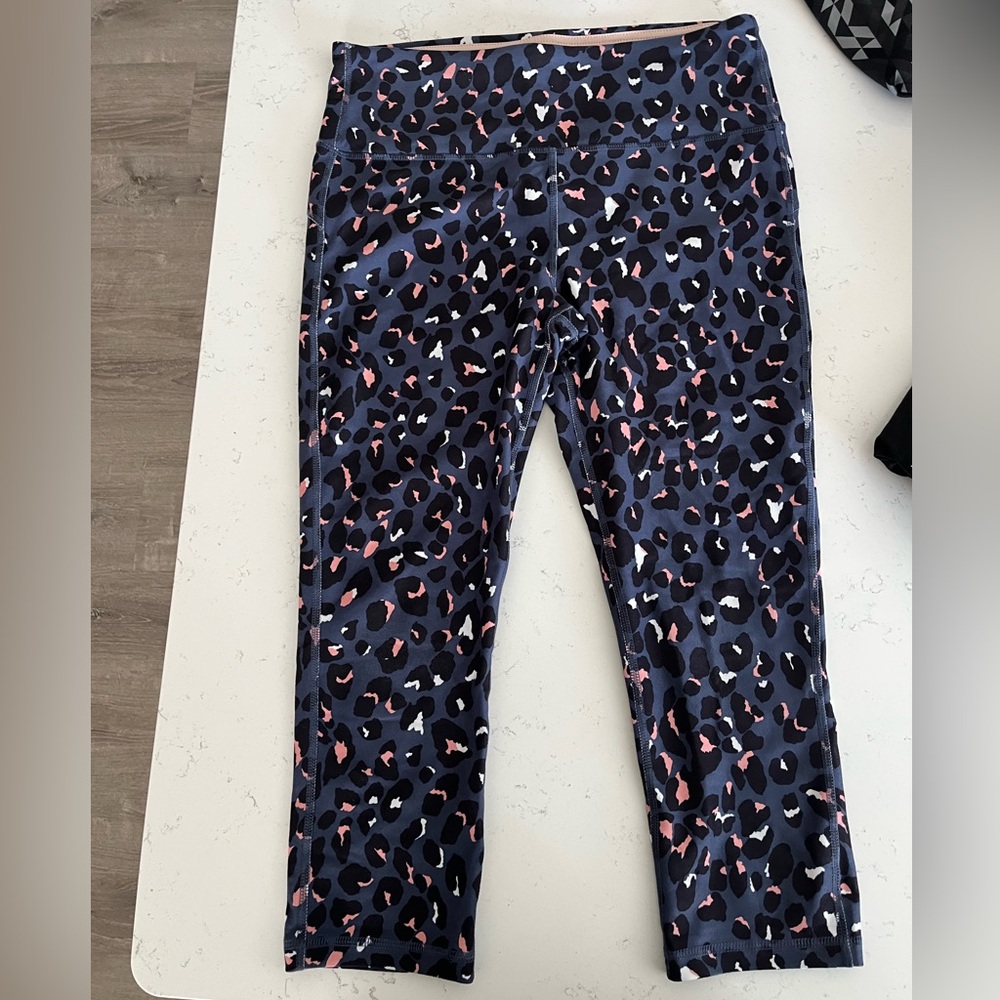 Marika Sport work out capris, size Large, EUC